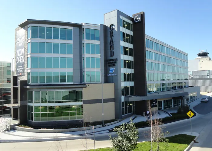 The Grand Winnipeg Airport Hotel By Lakeview