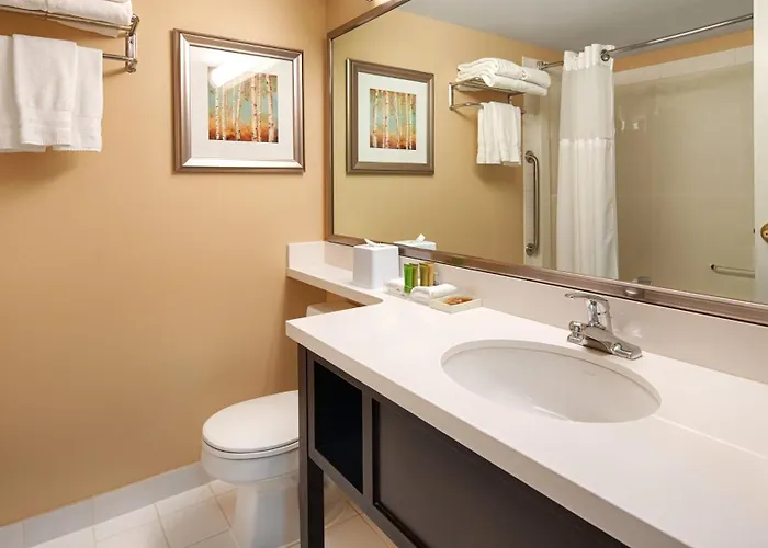 Best Western Plus Winnipeg Airport Hotel